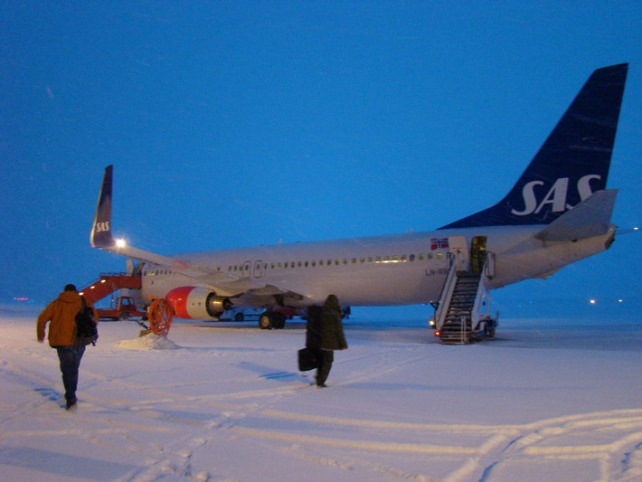 Sân bay Svalbard, Longyear là sân bay ở cực Bắc của thế giới với các chuyến bay theo lịch trình. Đường băng dài 2.483 mét. Ảnh: Wikimedia.