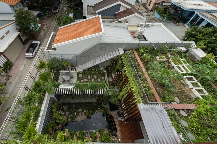 Tọa lạc tại thành phố Nha Trang, ngôi nhà được xây dựng để trở thành nơi thư giãn của cả gia đình và tiếp đón bạn bè. Ảnh: Quang Trần