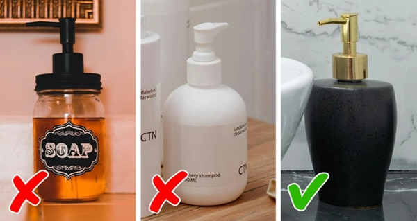 Sự độc đáo nằm ở các chi tiết. Có thể thay hộp đựng xà phòng nhựa bằng thủy tinh hoặc gốm sứ; dùng khay đựng thời trang để sắp xếp nước hoa, nến...Ảnh: Maria Orlova/Pexels