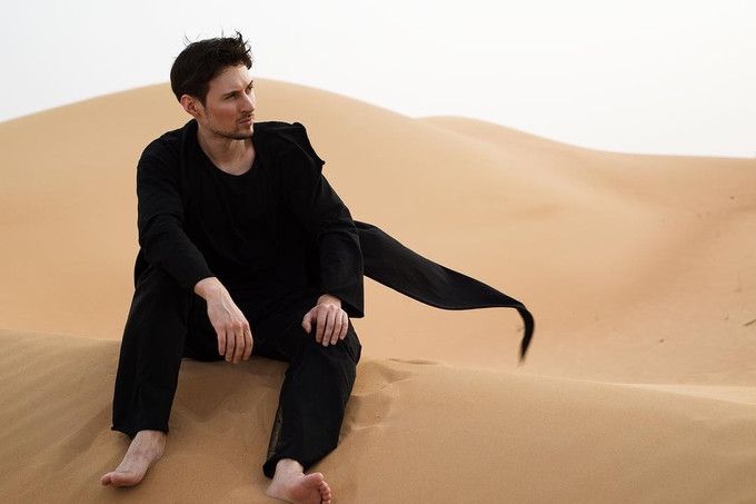 Tuy nhiên, năm 2014, Pavel Durov rời Nga mang theo 300 triệu USD bán cổ phần ở VK cùng 2.000 Bitcoin và trở thành một người sống lưu vong. Ảnh: Instagram