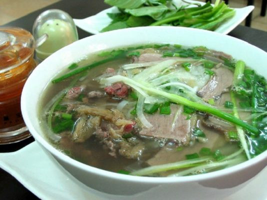 Ngày xưa, sá sùng được sử dụng chủ yếu như một dạng tôm khô dùng trong chế biến các loại nước dùng của món bún, phở...Ảnh: Phở Huỳnh Trâm