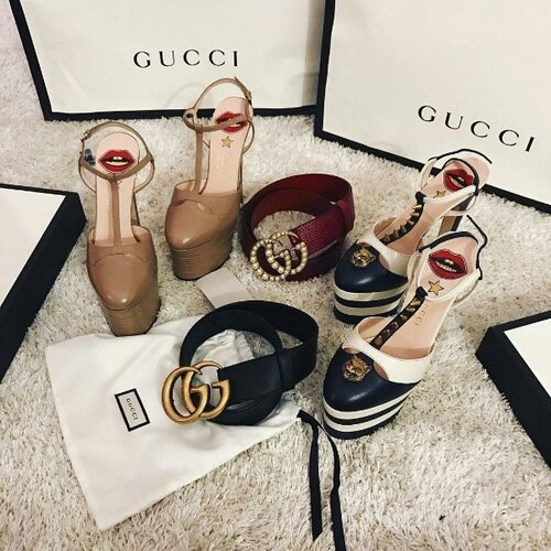 Trong một lần đi shopping, hotgirl Châu Bùi chi hơn 90 triệu đồng cho 4 món phụ kiện của Gucci gồm giày cao gót đinh tán trị giá 31 triệu đồng, giày màu be có giá 29 triệu đồng, chiếc thắt lưng màu đỏ đính ngọc trai có giá 19 triệu còn mẫu thắt lưng da màu đen có giá 12 triệu đồng. Ảnh: Saostar.