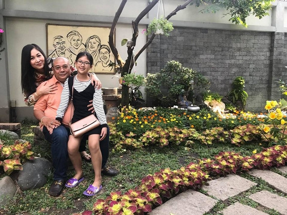 Ngoài căn biệt thự tại TP.HCM, gia đình cô còn có một khu trang trại rộng hàng nghìn mét vuông tại Vũng Tàu. Đó là nơi để gia đình về nghỉ ngơi thư gian vào mỗi cuối tuần. Nguồn ảnh: chụp màn hình. Video: Dân Sài thành ‘tiếc’ biệt thự Pháp bị phá dỡ. Nguồn: VTC14