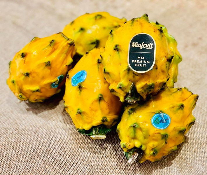 Trong khi thanh long nội địa giá chỉ từ 25.000 - 35.000 đồng/kg thì thanh long vàng Ecuador nhập khẩu đang được rao bán lên tới 480.000 đồng/500g (tương đương gần 1 triệu đồng/kg). Ảnh: Mia Fruit.