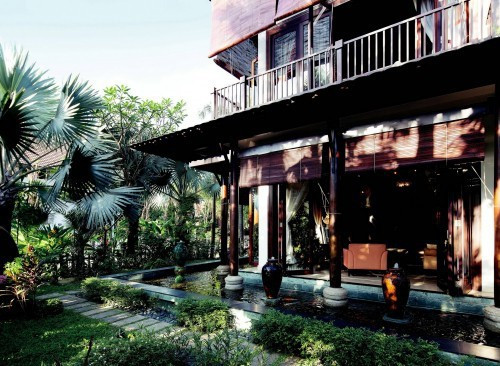 Hà Kiều Anh cùng ông xã và các con sinh sống trong căn biệt thự vườn rộng 500m2, nằm ở vị trí đắc địa ở quận 2 - TP HCM.