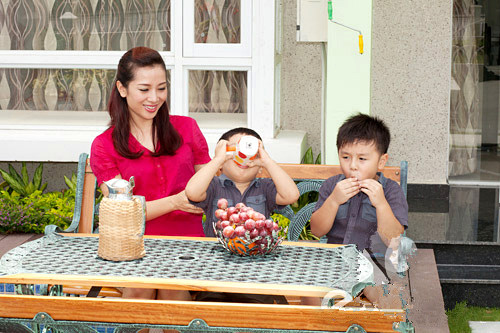 Ngoài ra, Á hậu Thu Hương còn sở hữu một căn hộ sang trọng khác ở quận 7, trong khu Phú Mỹ Hưng. Đó là một biệt thư đắt đỏ được quy hoạch nằm sát sông Sài gòn.Ảnh: Vietnamnet.