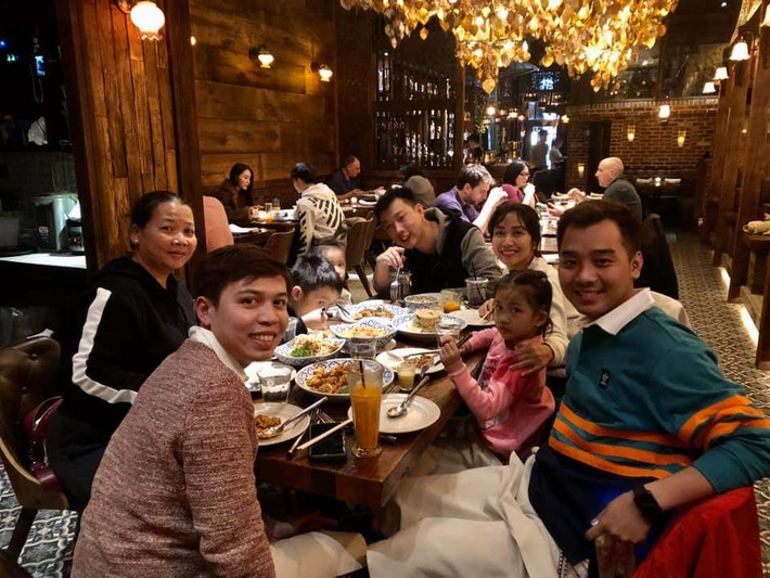 Chưa bao giờ Ốc Thanh Vân phó mặc việc chăm sóc, nuôi dạy con cho những người giúp việc mà luôn đồng hành cùng họ.