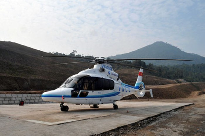 Sau hơn một năm sử dụng, ông Long đã bán chiếc máy bay 6 chỗ này cho chính đơn vị mà ông đã mua trước đây trước đây và tậu thêm chiếc trực thăng mới EC 155B1 mang số hiệu VN-D668.
