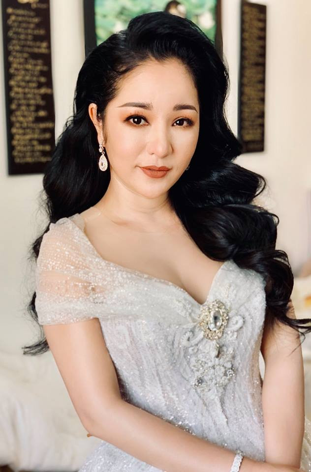 Trên trang cá nhân, danh hài Thúy Nga bức xúc khi bị đưa tin qua đời, sử dụng tên tuổi, hình ảnh của mình để câu view, gây hoang mang cho khán giả. Ảnh: Dân Việt.