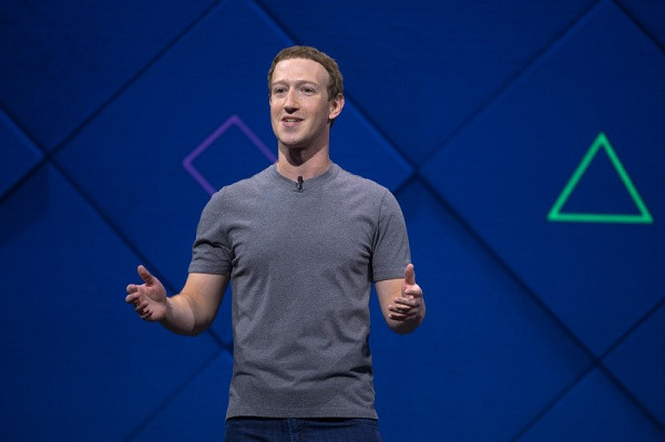 Thật đáng bất ngờ, ông chủ Facebook không có thói quen đeo đồng hồ, dù đang có tài sản gần 83 tỷ USD.