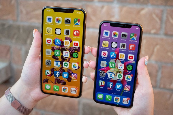 Về phía Apple, theo Quartz, hãng cho biết đã sử dụng các vật liệu tái chế để sản xuất điện thoại thay cho đất hiếm nhằm bảo vệ môi trường và sức khỏe của người lao động.