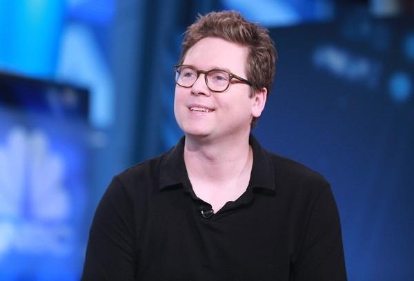 Biz Stone người đồng sáng lập Twitter, giàu ''nứt đổ đổ vách'' nhưng lại chỉ lái chiếc Volkswagen Golf cũ kỹ và bong tróc với giá bán lẻ khoảng 20.000 USD (trên 400 triệu đồng).