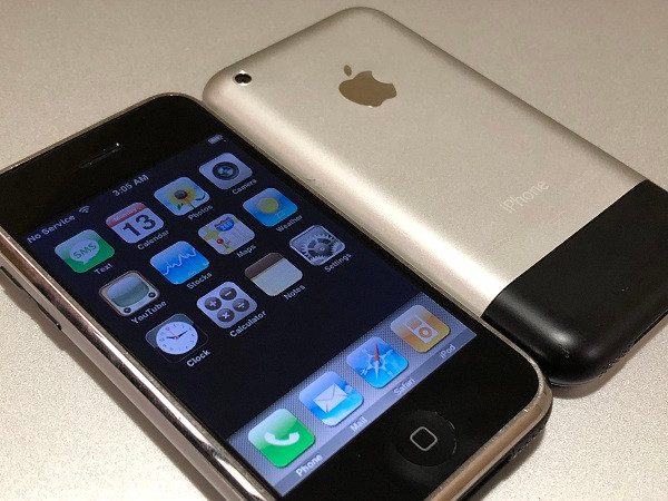 Vì đã ra mắt từ năm 2007, iPhone thế hệ đầu hay iPhone 2G nguyên hiện trạng còn rất ít.