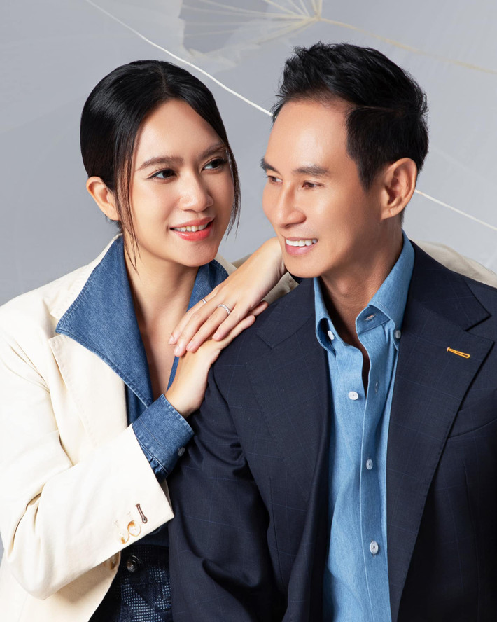 Đồng hành trên chặng đường lập nghiệp của nam diễn viên kiêm đạo diễn tài năng Lý Hải là người vợ kém 17 tuổi Minh Hà. Sinh năm 1985 trong một gia đình gia giáo gốc Hà Nội, từ nhỏ Minh Hà đã có cuộc sống đầy đủ, sung túc.