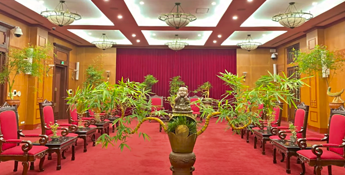Đáng chú ý nhất là tác phẩm tre bonsai “Lưỡng Long chầu nhật”. Tác phẩm được Sỹ Luân sáng tạo rất công phu từ hơn một năm trước. Ảnh: Vietnamnet