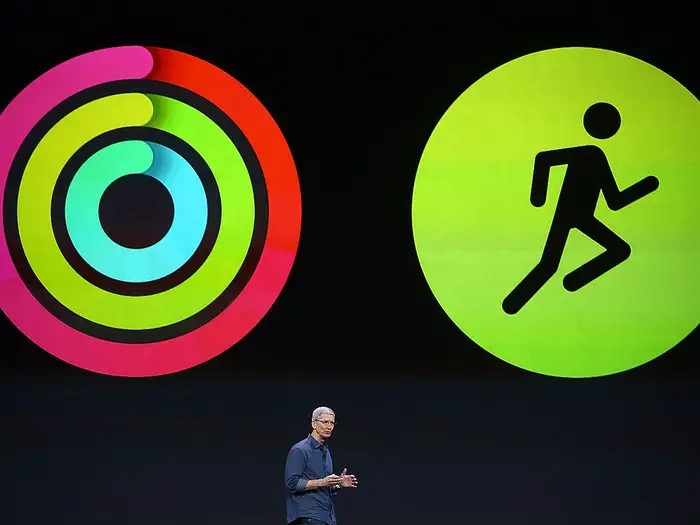 Tim Cook tự coi mình là một người đam mê thể dục. Mỗi ngày, Tim Cook dành 1 tiếng để tập gym. Trong thời gian vận động, ông không bao giờ cầm điện thoại. Ảnh: Slate