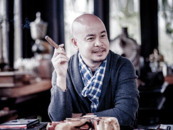 Doanh nhân Đặng Lê Nguyên Vũ còn thích tiếp cận với sản phẩm công nghệ, đặc biệt là máy ảnh. Ảnh: Baodautu