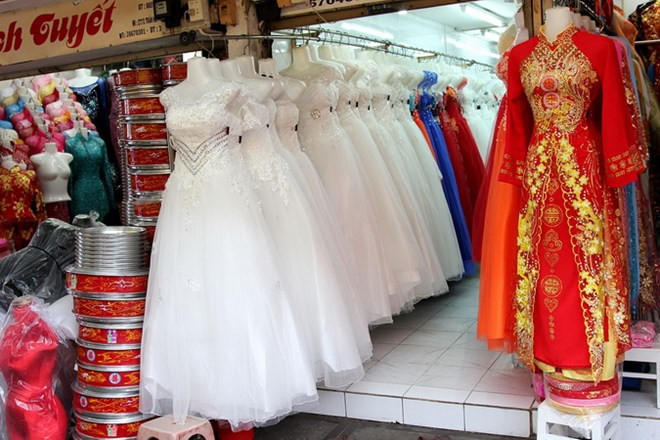 Chợ Cưới là chợ phiên đặc biệt của người dân tộc ở xã Tam Lộng, huyện Bình Xuyên, tỉnh Vĩnh Phúc họp vào ngày 25 tháng Chạp. Ảnh: Hanoimoi