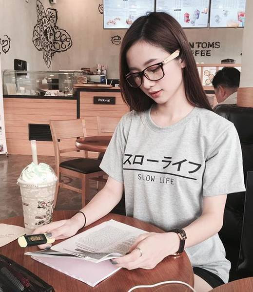 Thời gian gần đây Jun Vũ là một hot girl Việt được nhắc đến thường xuyên nhờ sở hữu vẻ đẹp tự nhiên, cân đối và nụ cười thiên thần rạng rỡ. Nhờ những thế mạnh trên Jun Vũ ngày càng thành công trong nghề người mẫu ở xứ Chùa Vàng.