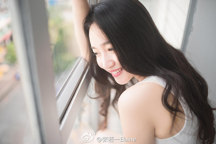 Nụ cười của cô giáo tương lai khiến bao người xao xuyến.