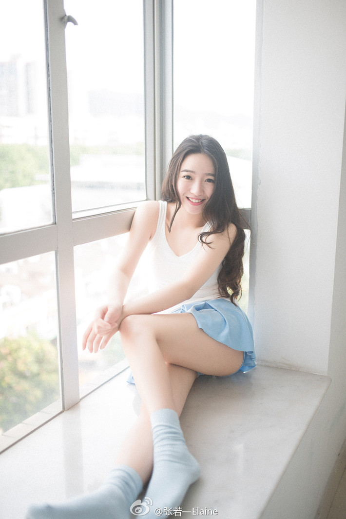 Nữ sinh 9X sở hữu khuôn mặt tươi tắn và xinh xắn tựa thiên thần.