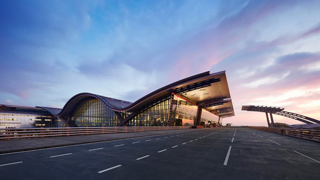 Sân bay quốc tế Hamad (Qatar) khai trương năm 2014 và nhanh chóng ghi dấu ấn là sân bay tốt nhất Trung Đông và thách thức các sân bay khác trên toàn thế giới. Đến năm 2022 sân bay sẽ phục vụ 50 triệu lượt khách mỗi năm.