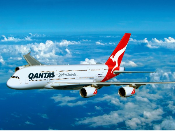 Qantas - hãng hàng không quốc gia Úc và là hãng hàng không lớn thứ 11 thế giới có 16 điểm đến nội địa và 21 điểm đến quốc tế ở 14 quốc gia châu Phi, châu Mỹ, châu Á, châu Âu và châu Đại Dương.