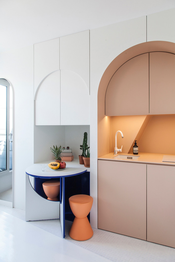 Mặc dù chỉ vẻn vẹn 11m2 nhưng căn hộ ở thủ đô Paris (Pháp) khiến bất cứ ai ghé qua cũng thật sự bất ngờ bởi cách thiết kế cực kỳ thông minh.