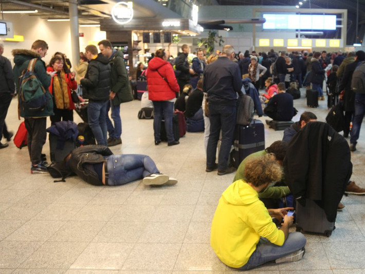 Eindhoven là một sân bay khu vực gần Eindhoven, Hà Lan. Năm 2007, sân bay phục vụ 1,5 triệu lượt khách, là sân bay lớn thứ hai của Hà Lan.