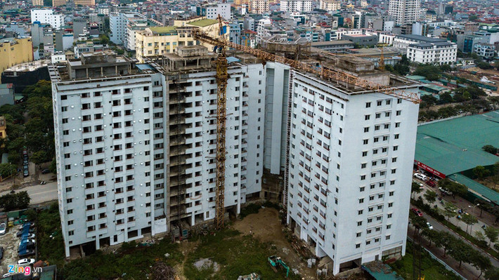Quy mô dự án tái định cư Duy Tân bao gồm: 2 tầng hầm để xe và 15 tầng nổi trong đó có 1 tầng thương mại và 14 tầng căn hộ được chia làm 4 nguyên đơn. Mỗi nguyên đơn sẽ bao gồm: 5 căn hộ; 2 thang máy cao tốc và 1 thang thoát hiểm...với tổng vốn đầu tư lên đến 223,5 tỷ đồng.