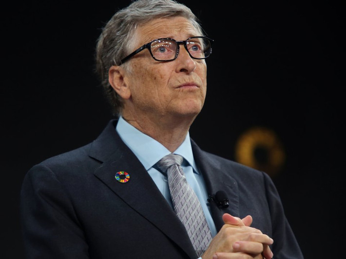 Ngày 14/5/2018, tài sản ròng của Bill Gates chạm mốc 90 tỷ USD, nhiều hơn bản thân 28 tỷ USD so với năm 2014. Ước tính, trong năm qua, tài sản của tỷ phú Bill Gates đã tăng thêm gần 12 tỷ USD.