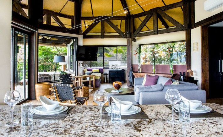 Đứng đầu danh sách khách sạn hàng đầu thế giới 2019 là Tulemar Resort & Beach, nằm ở Manuel Antonio, Quepos (Costa Rica). Đây là một khu nghỉ dưỡng rộng 33 mẫu Anh, bao gồm 50 phòng nghỉ.