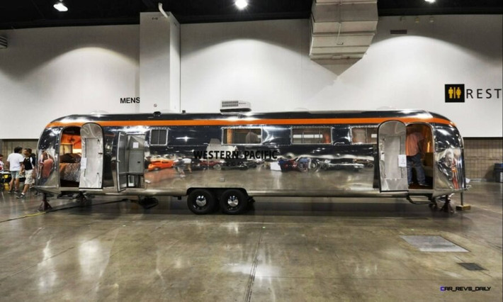 Năm 1962, Công ty Đường sắt Tây Thái Bình Dương có chủ trương cải tạo chiếc xe kéo Airstream cũ nát làm ngôi nhà cho công nhân đặt đường ray.
