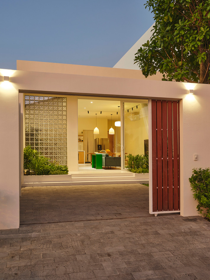 Lam House là ngôi nhà cấp 4 tọa lạc tại TP HCM, được thiết kế cho một gia đình ba người.