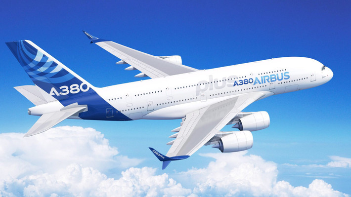 Airbus A380 có thể di chuyển tới 15.000 km đầy tải trong một chuyến bay và có giá khoảng 375 triệu USD. Ảnh: Wiki