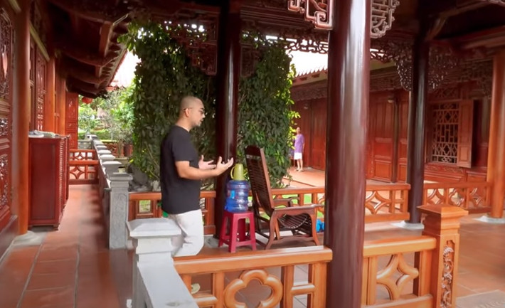 Không gian phía sau rộng rãi và thoáng mát.