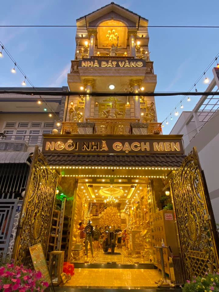 Trước đó, cộng đồng mạng từng ngỡ ngàng với căn biệt thự dát vàng ở Ninh Kiều, Cần Thơ. Ảnh: Người đưa tin