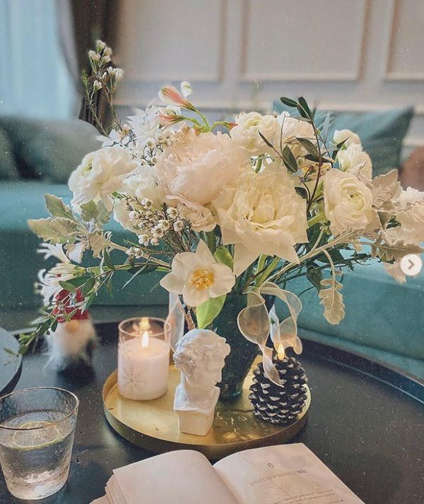 Từ ngoài vào trong, góc nào cũng có không khí của năm mới. Ảnh: Instagram