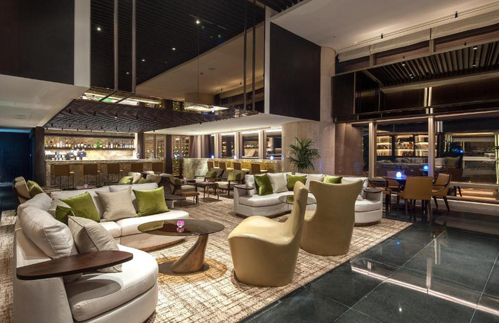 Khách sạn có 318 phòng và 7 nhà hàng, quán bar với những phong cách mới lạ, độc đáo. Ảnh: Booking