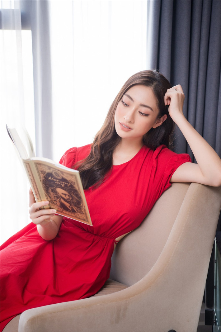 Ở tuổi 21, Hoa hậu Lương Thuỳ Linh chính thức sở hữu căn penthouse ngay giữa lòng thủ đô Hà Nội. Ảnh: Sen Vàng