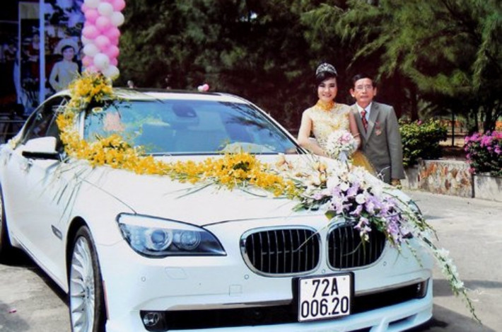 Cách đây vài năm, đại gia Lê Ân khiến dư luận sững sờ khi cưới vợ trẻ kém đến 54 tuổi. Ảnh: Dân Việt