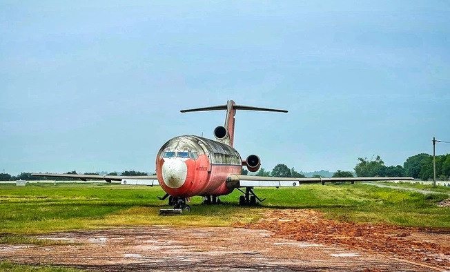 Chiếc Boeing 727 này từng thuộc sở hữu của Hãng hàng không Royal Khmer Airlines, Campuchia. Máy bay được hãng đưa vào khai thác trên đường bay Siem Reap - Hà Nội từ tháng 4/2007. Ảnh: Dân trí