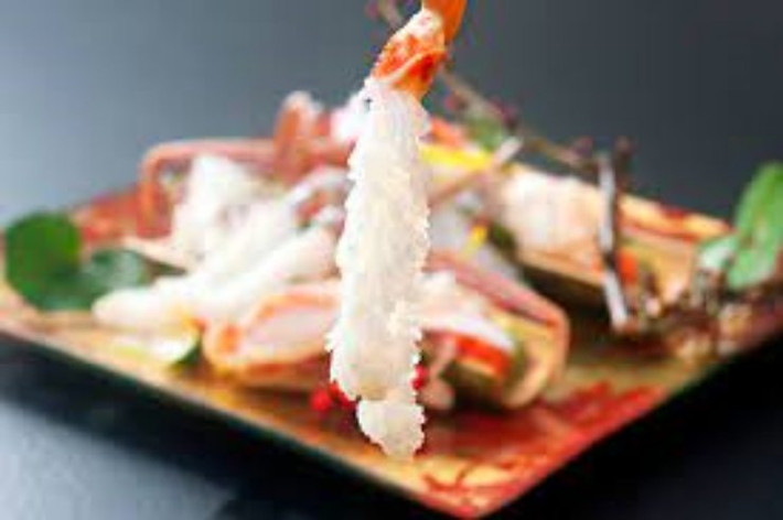 Điều thú vị là ít ai biết rằng, cua tuyết trước kia từng chỉ được dùng làm đồ ăn nhẹ cho trẻ em. Thậm chí khi không được tiêu thụ hết, chúng còn được dùng để làm… phân bón.