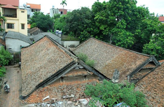 Nhà thờ họ Đỗ gồm 2 căn, căn ngoài là tiền tế (nơi diễn ra các lễ tiết), căn trong là chính điện (nơi cúng bái). Mỗi nhà rộng hơn 170 m2. Ảnh: Gonguyentuan
