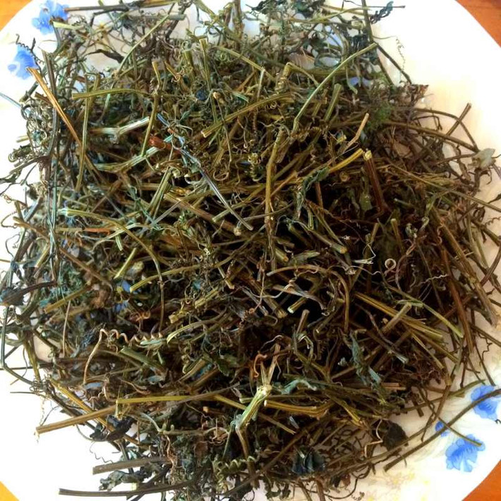 Trên thị trường, giảo cổ lam có giá từ 250.000 - 300.000 đồng/kg sấy khô và 100.000 đồng/kg rau giảo cổ lam. Ảnh: Dân Việt