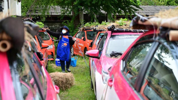Tình hình này khiến các công ty taxi lâm vào tình thế khó khăn về tài chính, phải vật lộn với các khoản vay. Các hợp tác xã taxi Ratchapruk và Bovorn nợ khoảng 2 tỷ baht (60,8 triệu USD) và chính phủ cho đến nay vẫn chưa đưa ra bất kỳ hỗ trợ tài chính trực tiếp nào. Ảnh: wapcar