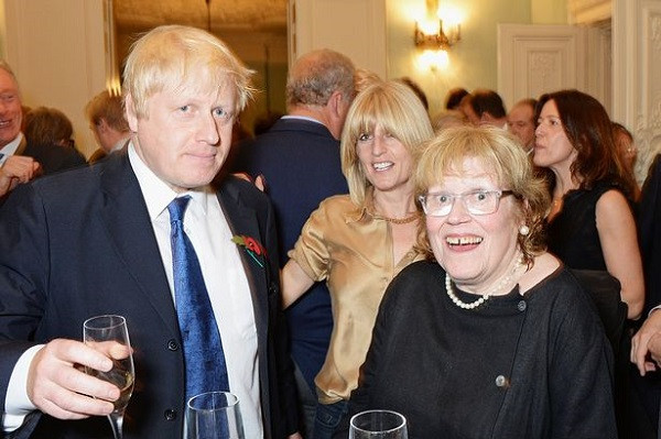 Chia sẻ với Daily Telegraph, gia đình cho biết bà Charlotte Johnson Wahl, mẹ của Thủ tướng Anh Boris Johnson , đã qua đời tại một bệnh viện ở London vào ngày 13/9. Trước khi ra đi “đột ngột và bình yên” ở tuổi 79 tuổi, bà Johnson Wahl được chẩn đoán mắc bệnh Parkinson từ năm 40 tuổi. Ảnh: MyLondon