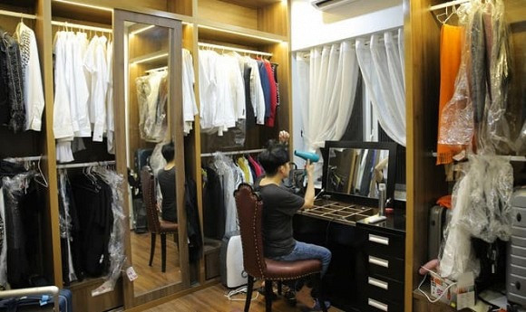 Quang Hà còn thiết kế phòng thay đồ riêng trong biệt thự. Ảnh: Lao động.