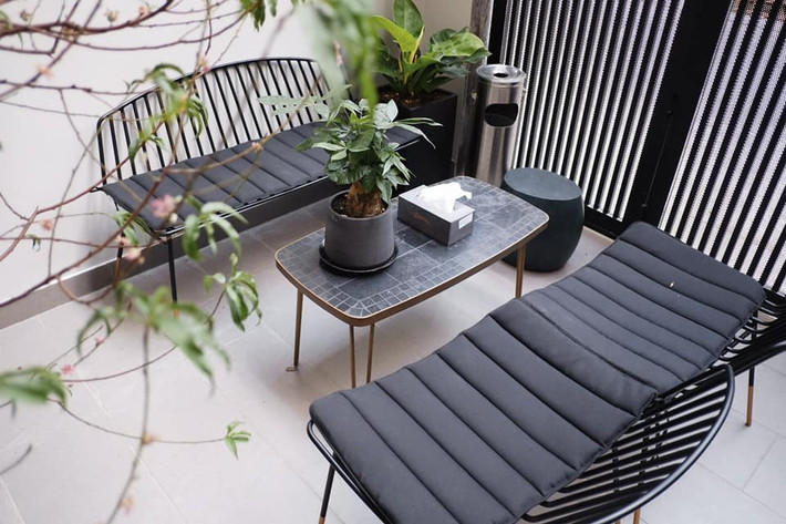 Theo tiết lộ của nữ ca sĩ, đây là căn nhà mặt đất xây theo đúng ý mẹ, có sân trước, có sân sau, có thang máy, có đủ phòng cho mẹ và em gái. Ảnh: FBNV