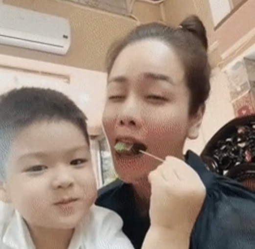Nhật Kim Anh đang rất hạnh phúc sau khi đón quý tử về nhà, kết thúc hành trình kiện tụng giành quyền nuôi con với chồng cũ. Ảnh: Tiktok.